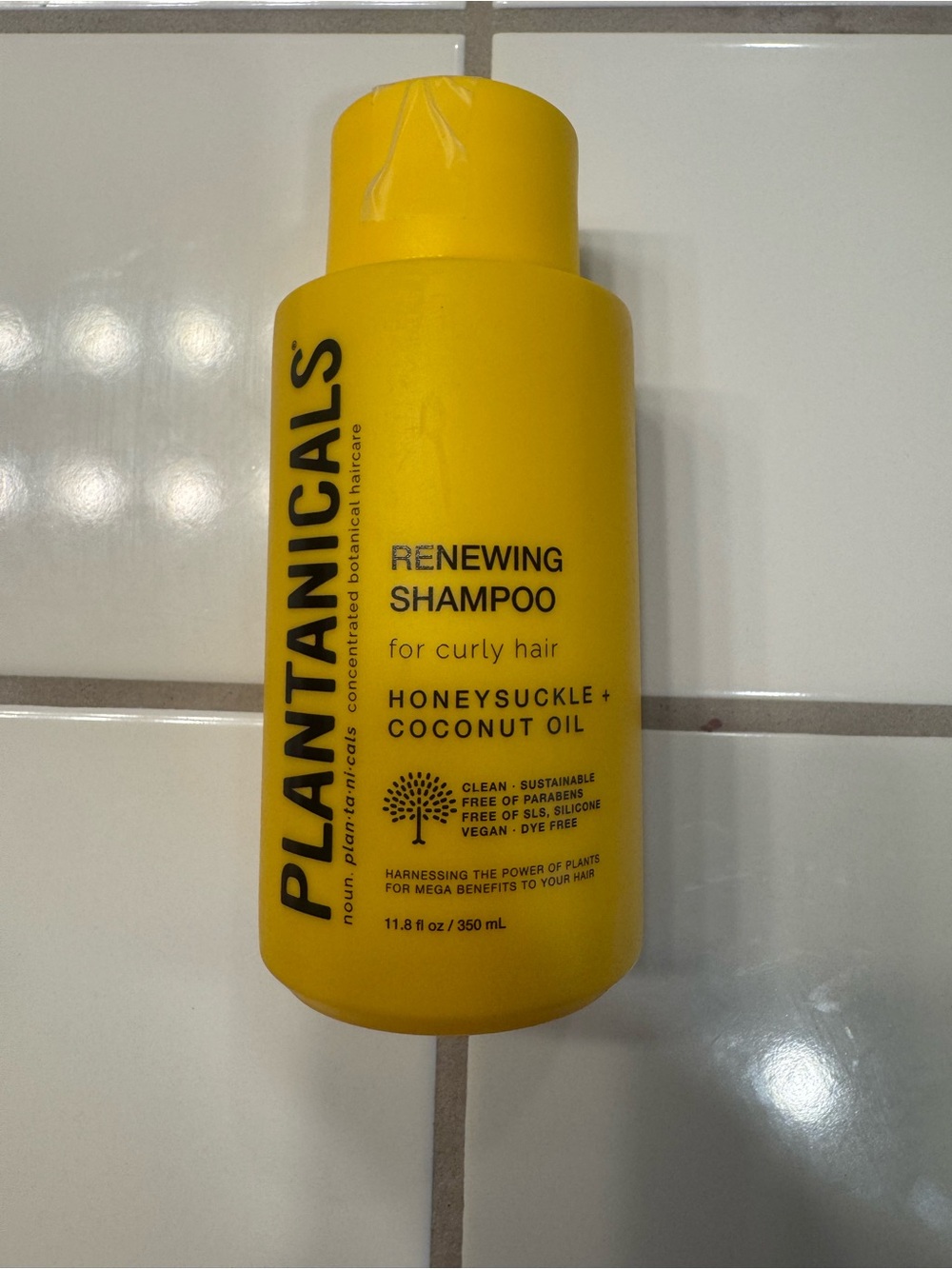 Plantanical's Renewing Shampoo - Yellow (Honeysuckle + Coconut Oil)